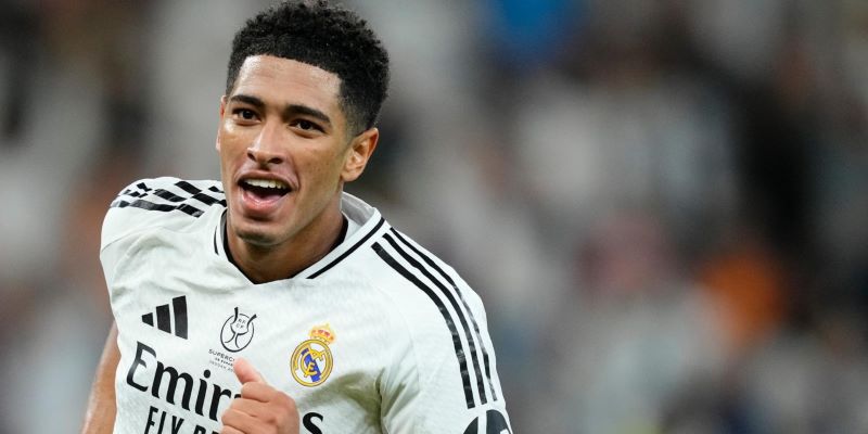 Jude Bellingham chúc mừng em trai giúp Sunderland thăng hạng